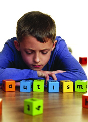 otizm otistik cocuk oyun oyuncak mutsuz cocuk glr